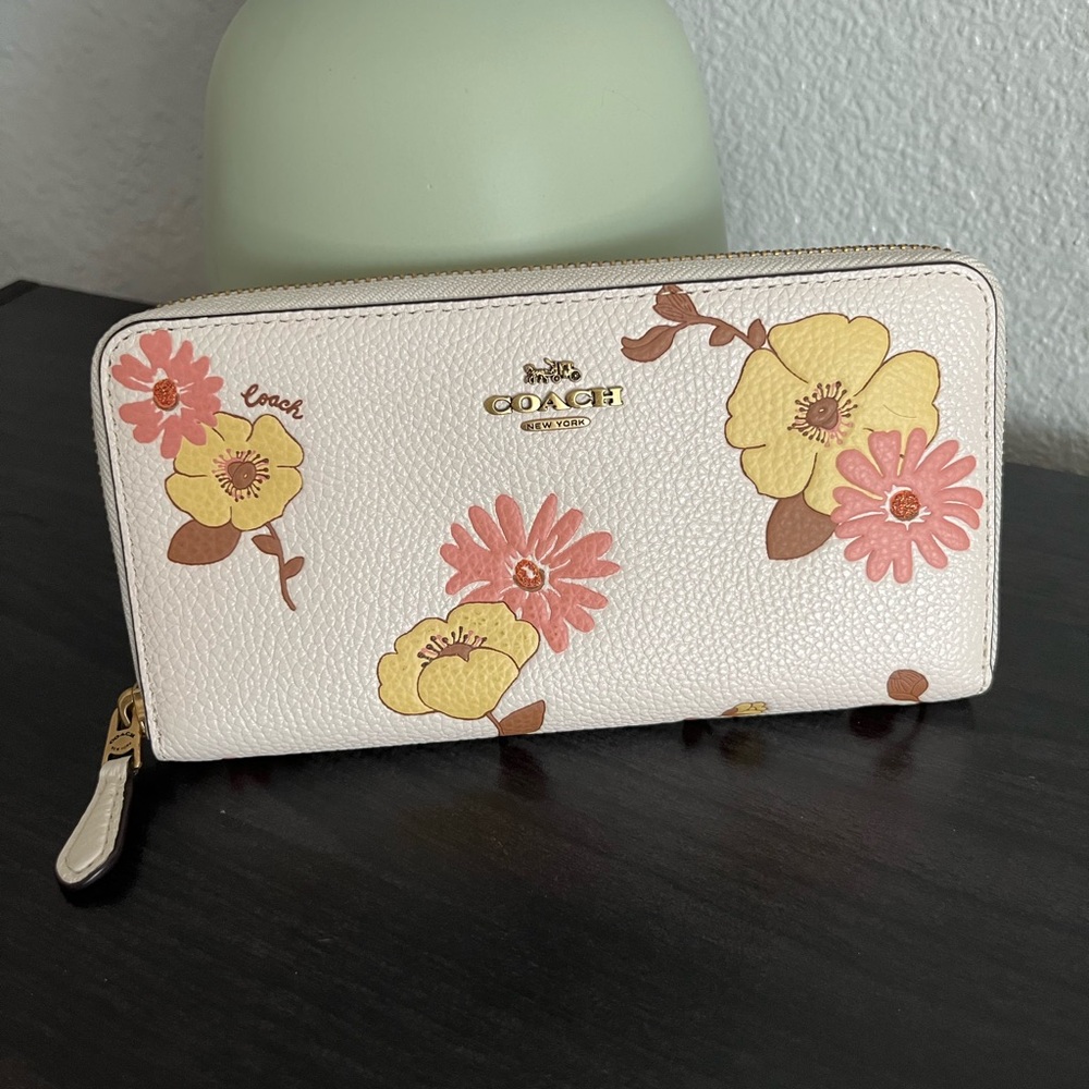 Coach Accordion Zip Floral Wallet